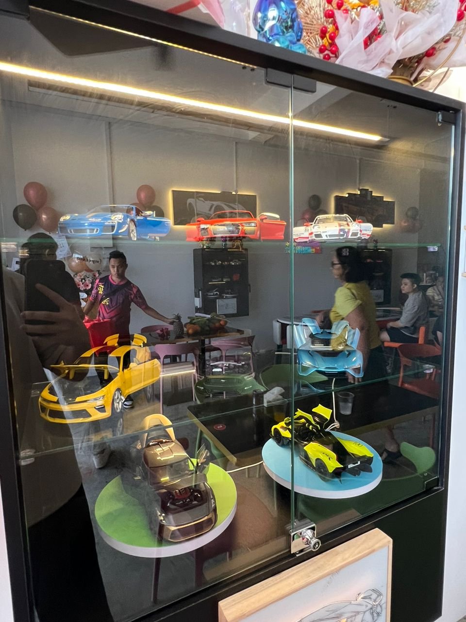 Hyper Car Concept Restaurant